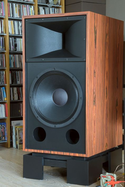 Best Hifi Speakers, Homemade Speakers, Speaker Building, Diy Hifi, Diy Audio Projects, Pro Audio Speakers, Stereo Equipment, High End Speakers, Speaker Plans