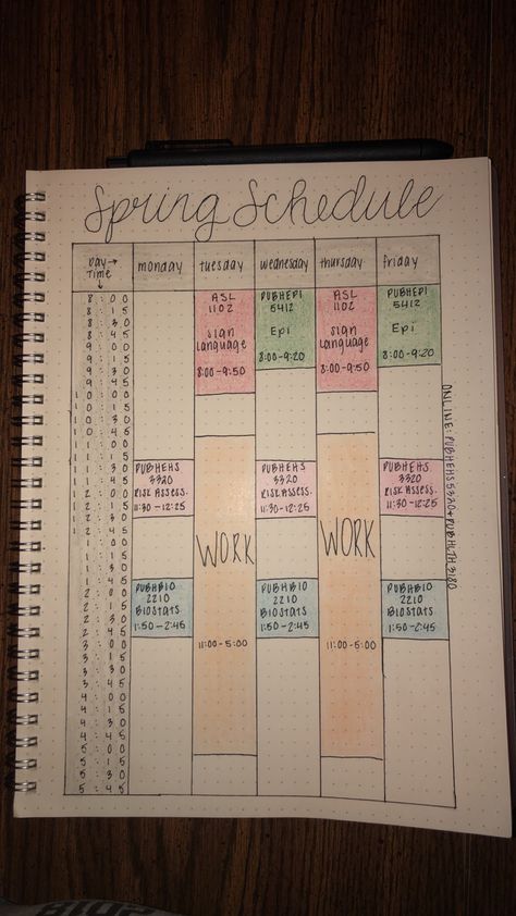 Student schedule bullet journal #bulletjournal #student #college #spreads #schedule College Schedule Organization, Bullet Journal For College Students, College Bullet Journal, Bullet Journal Organization, Student Schedule, College Journal, Planner Binder Cover, Organization College, College Schedule