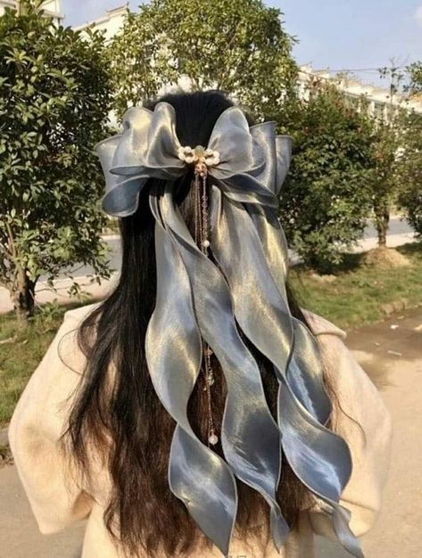 c. on Twitter: "soft blue https://t.co/ZaRPy7FRYJ" / Twitter Black Hair Ribbon, Sanggul Modern, Kawaii Hairstyles, Peinados Fáciles Para Cabello Corto, Hair Reference, Diy Hair Accessories, Aesthetic Hair, Hair Designs, Diy Hairstyles