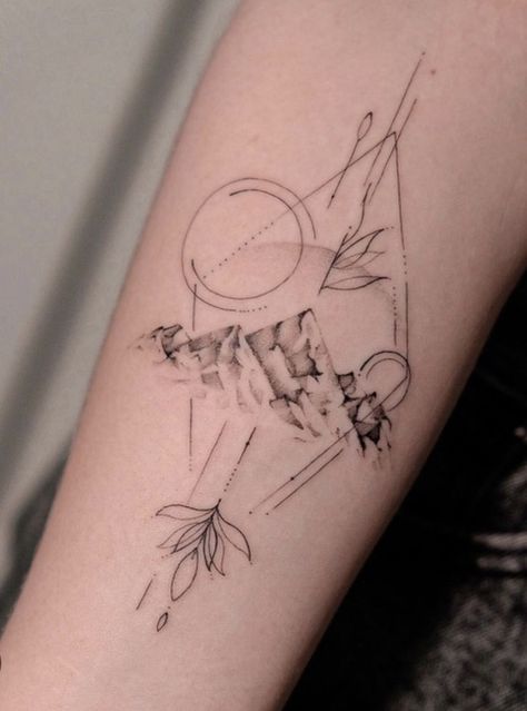 Iceland Tattoos For Women, Mountain Geometric Tattoo, Noah Tattoo, Berg Tattoo, Geometric Mountain Tattoo, Tat Inspiration, Tattoo 2024, Muster Tattoos, Mountain Tattoo