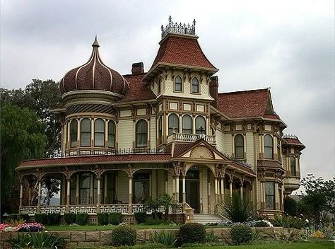 Victorian Architecture Interior, Cathedral Design, Victorian Homes Exterior, Old Victorian Homes, Victorian Style House, Victorian Style Homes, Victorian Mansions, Victorian Architecture, Victorian Houses