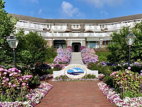 Summer at Cape Cod’s Most Beautiful Address: Chatham Bars Inn Cape Cod With Kids, Chatham Massachusetts, Chatham Bars Inn, Summer Destinations, Road Trip Hacks, Pier Fishing, Babymoon, Little Cottage, North Beach