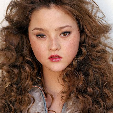 Devon Aoki curly hair Reader question: Can I colour—or even Ombré—my Asian hair at home without making it go weird and brassy? Fine Hair Bangs, Ziyi Zhang, Hair Color Asian, Gong Li, Mushroom Hair, Blonde Asian, Devon Aoki, Colored Curly Hair, Celebrity Hair Stylist