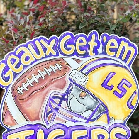 Home Malone 📍NOLA on Instagram: "SWIPE -> 🏈Louisiana Football🏈 Geaux Get 'Em + Go Saints Yard Signs!⚜️⁠ ⁠ Purchase online or in-store today! ⁠ ⁠ ⁠ #homemalone #neworleans #yardsign #geauxgetem #lsutiger #saints #neworleansaints #whodat" Lsu Door Hanger, Lsu Football Party, Lsu Tigers Art, Lsu College, College Canvas, Painted Window Art, Football Door Hangers, Football Decor, Go Tigers