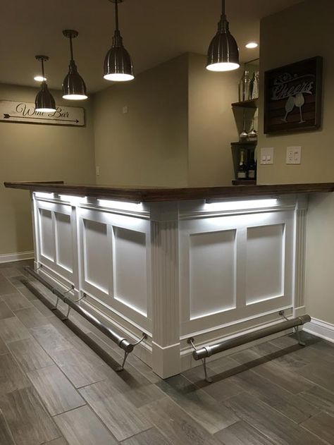 Today's Pick: A #Craftsman Style Bar ft. Stained Poplar & High-Contrast Metal Foot Rail - http://www.hardwoodsincorporated.com/bar-building-resources/finished-bar-gallery/ | #FridayFavorites #Bar Home Bar Plans, Basement Bar Plans, Basement Bar Design, Hood Ideas, Cave Basement, Home Bar Rooms, Centerpieces Ideas, Bar Plans, Basement Bar Designs