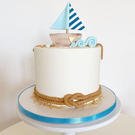 R a d k a on Instagram: “🌊 #bday #bdaycake #birthdaycake #boyscake #menscake #seathemecake #seacake #boatthemecake #boatcake #underthesea #oslava #oslavanarozenin…” Nautical Food, Sailor Cake, Birthday Concept, Nautical Cakes, Fishing Baby Shower Theme, Baby Shower Fishing, Boat Cake, Nautical Cake, Smash Cakes