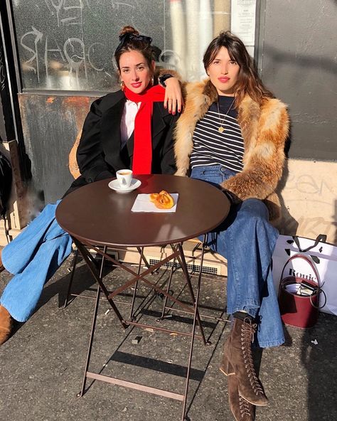 French Boots, Jeanne Damas Style, Parisian Outfit, French Street Fashion, Parisian Chic Style, Casual Necklaces, Jeanne Damas, French Girl Style, French Girls