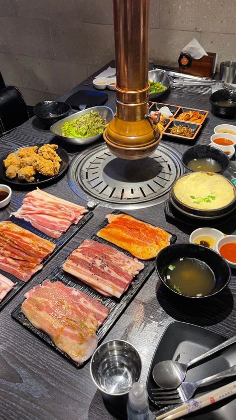 Korean Night, Korea Trip, Foreign Food, Soul Food Dinner, Foodie Instagram, Food Babe, Food Drink Photography, Food Vids, Korean Bbq