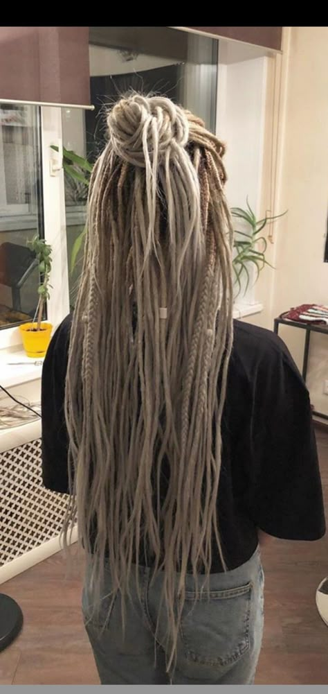 White Blonde Dreadlocks, Dreadlocks Hairstyles For White Women, Blonde Dread Extensions, Split Dye Dreads, Feminine Dreadlocks, Dreads White Woman, Braid Extensions White Girl, Dreadlock Aesthetic, Dreadlock Extensions White Girl