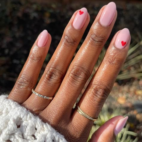 Lip Gloss Nails Trend: What It Is and Inspiration Photos Feb Nails, Ongles Beiges, Valentine Nail Ideas, Do It Yourself Nails, Valentines Nail, Vday Nails, Ten Nails, Heart Nail Designs, Milky Nails