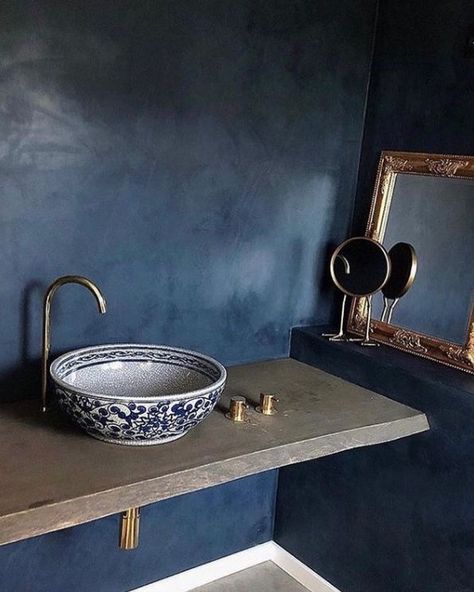 Bathroom in deep and saturated blue complemented by brass details and a hand painted ceramic sink adding a hint of Moroccan luxury. Blue has calming effects on us making it perfect for the spaces we surround ourselves with. This deep blue colour is part of the DETALE universe of DIY products and textures. You can find all the colours, both bouyant and monochrome, at www.detalecphc.com Modern Main Bathroom, Moroccan Luxury, Luxury Bathroom Master Baths, Small Bathroom Tiles, Moroccan Bathroom, Best Kitchen Design, Diy Bathroom Decor, Blue Bathroom, Small Bathroom Decor