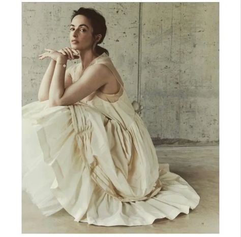 NEW Photoshoot of Laura Donnelly For Irish Tatler - Outlander Online Laura Donnelly, Outlander Starz, Dream Design, Outlander