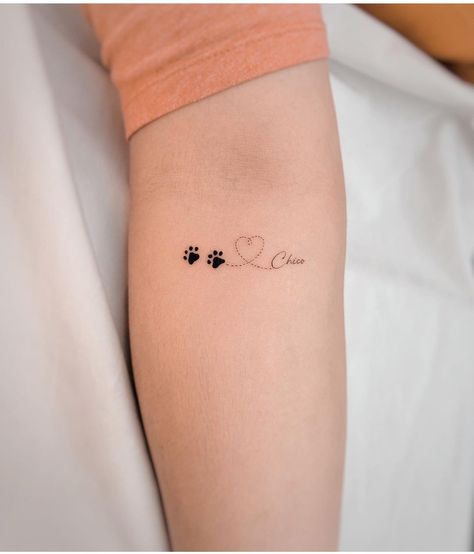 Small Dog Tattoo Ideas, Small Dog Tattoo, Small Dog Tattoos, Dog Tattoo Ideas, Tiny Wrist Tattoos, Tattoos Simple, Tattoos For Dog Lovers, Pawprint Tattoo, Petit Tattoo