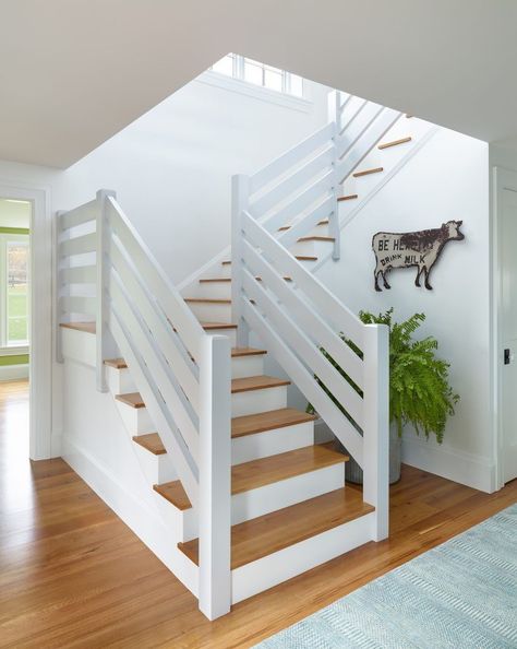 New England modern farmhouse delivers nature-inspired living spaces Stairs White, Rustic Staircase, Interior Stair Railing, White Stairs, Staircase Makeover, Stair Remodel, Staircase Railings, Modern Stairs, New England Homes