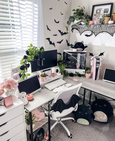 Spooky Gamer Setup, Corner Desk Aesthetic, Spooky Office, Room Decor Gaming, Computer Decor, Pc Aesthetic, Games Room Inspiration, Pc Ideas, Gamer Desk