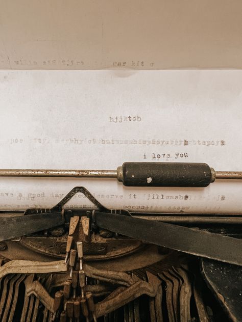 I Love You Typewriter, Vintage Writer Aesthetic, Vintage 1900s Aesthetic, Type Writer Aesthetic Vintage, 1940s Typewriter, Vintage Typewriter Aesthetic, Wwii Aesthetic, 1900 Aesthetic, 1940 Aesthetic