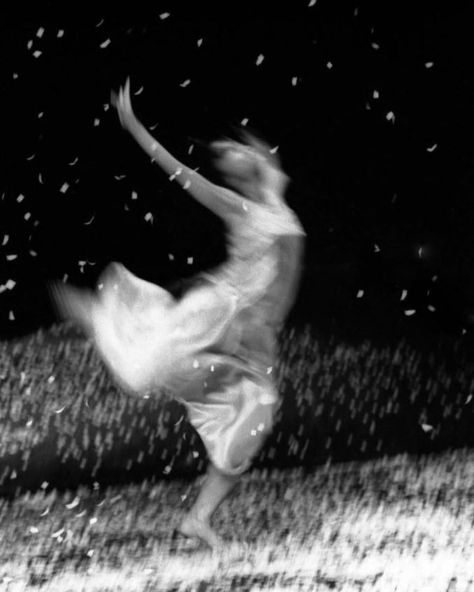 Pina Bausch, Jitterbug, Arte Inspo, Dance Photos, Modern Dance, Jive, Dance Art, Dance Photography, Just Dance