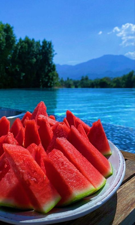 Aesthetic Watermelon, Patio Gardening, Watermelon Cocktail, Easy Patio, Watermelon Drink, Watermelon Salad, Watermelon Recipes, Summer Watermelon, Secret Ingredient