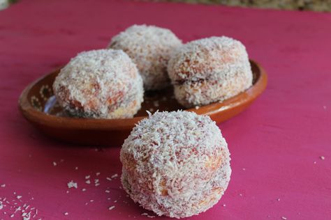 Besos Recipe, Mexican Bakery, Mexican Cookies, Mexican Sweet Breads, Mexican Bread, Raspberry Coconut, Mexican Dessert Recipes, Well Hello There, Almond Flour Recipes