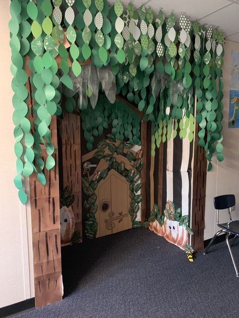 Forest Decorations Classroom, Classroom Woodland Theme, Enchanted Forest Activities, Enchanted Forest Decorations Fairytale, Forest Themed Classroom Ideas, Tree Door Decorations Classroom, Trending Classroom Themes, Enchanted Classroom Theme, Fairy Bulletin Board