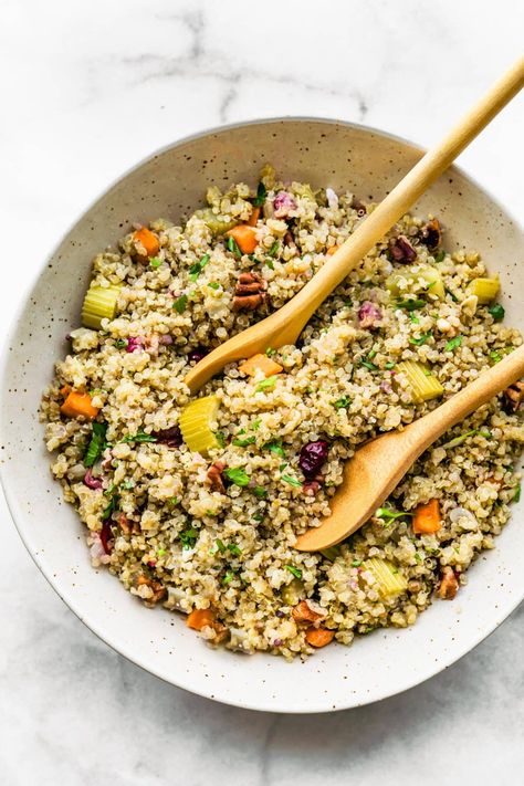 This easy quinoa pilaf combines fresh veggies, cranberries, & quinoa in a crockpot for a nutritious side dish perfect for dinner or holidays! Thanksgiving Slow Cooker Recipes, Quinoa Recipes Side Dish, Thanksgiving Slow Cooker, Crockpot Holiday Recipes, Gluten Free Dairy Free Recipes Dinner, Quinoa Side Dish, Cotter Crunch, Autumn Vegetables, Low Fat Vegan Recipes