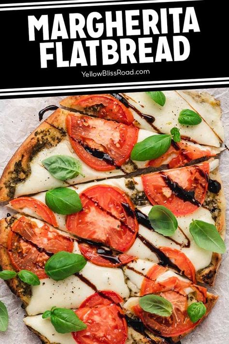 Margherita Flatbread Healthy Flatbread Recipes, Recipes With Spinach, Vegetable Flatbread, Margherita Flatbread, Healthy Flatbread, Naan Bread Pizza, Pasta One Pot, Yellow Bliss Road, Pizza Healthy