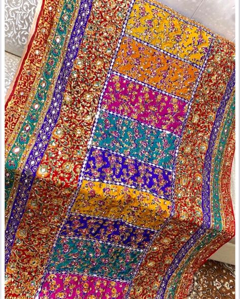 Duppattas Designs Ideas Embroidery, Bridal Garara, Multicolor Dupatta, Dupatta Designs Ideas, Duppattas Designs Ideas, Mendhi Outfit, Pakistani Dupatta, Apple Math, Designer Dupatta