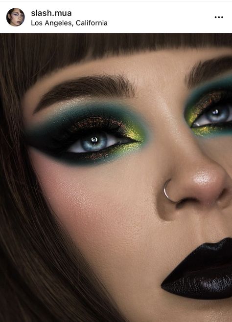 Evil Eyeshadow Looks, Dark Green Fairy Makeup, Wild Makeup Looks, Snake Eye Makeup, Dramatic Eyeshadow Looks, Matrix Makeup, Slytherin Makeup, Peacock Makeup, Dragon Makeup