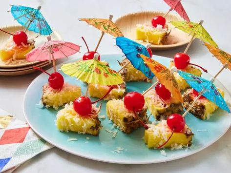 Piña Colada Bites Pina Coloda, Pina Colada Punch, Best Coconut Cream Pie, Cocktail Umbrella, Holidays Activities, Coconut Cream Pie Recipes, Pina Colada Recipe, Wedges Recipe, Cherry Coconut