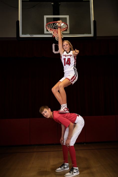 Basketball Media Day, Media Day Poses, Senior Things, Sports Couples, Friend Pics, Media Day, Sports Pictures, Sports Photos, Photography Senior Pictures