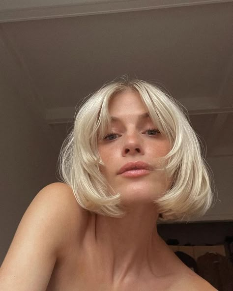 And we have all the inspo you need. Short Blonde With Bangs, Super Short Blonde Hair, 90s Blonde Bob, Short Aesthetic Hair, Blonde Hairstyles Short, French Bob Blonde, Short Blonde Bob With Bangs, Short Hair Texture, Short Haircut Blonde