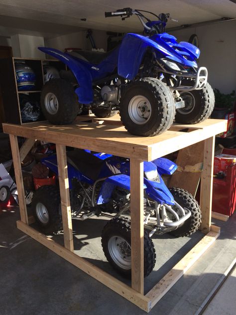 Space-saving idea to store ATVs Four Wheeler Storage Ideas, Atv Storage Ideas, Snowmobile Storage, Kids Bike Storage, Atv Racks, Atv Storage, Garage Organisation, Garage Storage Racks, Diy Storage Rack