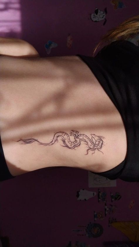 Small Tattoos To Hide From Parents, Lower Rib Tattoo, Dainty Tiger Tattoo, Abdomen Tattoos Women, Mini Hip Tattoos, Minimalist Dragon Tattoo, Lining Tattoo, Tattoo Stomach, Pisces Tattoo