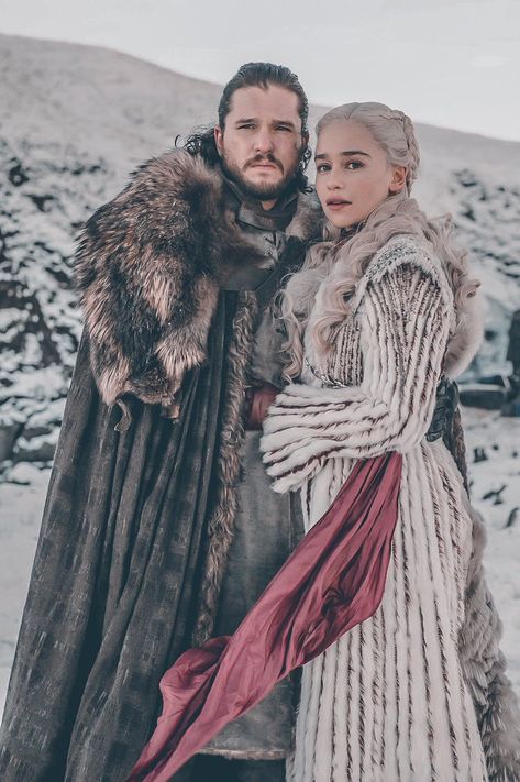 Jon And Daenerys, Dany And Jon, Game Of Thrones Wallpaper, Dessin Game Of Thrones, Kit And Emilia, Daenerys And Jon, Jon Snow And Daenerys, Jason Clarke, Game Of Thrones Poster