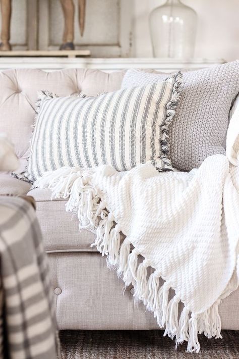 Pillows And Blankets, Holiday Living Room, Modern Farmhouse Living Room Decor, White Couch, Farmhouse Living Room Decor Ideas, Rustic Farmhouse Living Room, Blankets For Winter, Modern Farmhouse Living, Bedroom Decorating Ideas