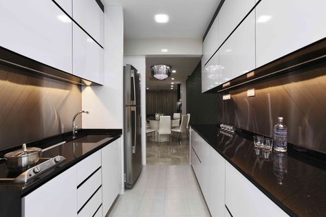 Kitchen Counter Black Granite, Kitchen Interior With Black Granite Top, Black Galaxy Granite Kitchen, Galaxy Granite Countertops, Bto Kitchen, Black Granite Countertops Kitchen, Black Galaxy Granite, Granite Floor Tiles, Granite Tile Countertops