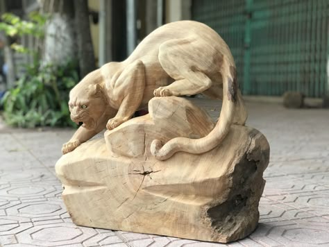 Anime Sculpture, Pig Sculpture, Panther Art, Cat Anatomy, Big Cats Art, Chainsaw Carving, Fish Sculpture, Carving Art, Animal Sculpture