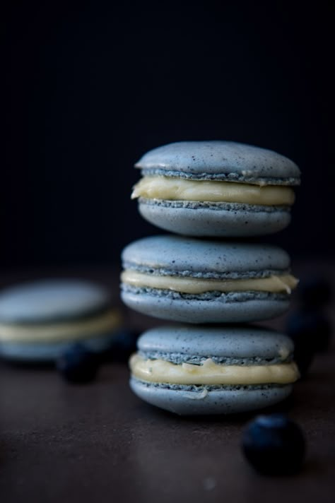 Blueberry Cheesecake Macarons - The Sweet Rebellion Cheesecake Macarons, Blue Macarons, Baking Quotes, Macaron Flavors, Blueberry Compote, Macaroon Recipes, Macaron Recipe, Blue Food, Dessert Shop