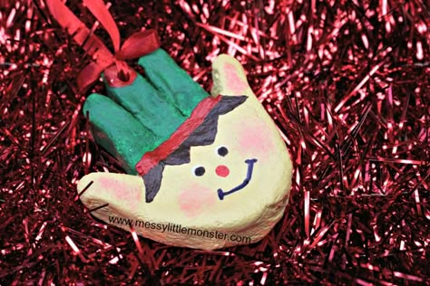 Reindeer Salt Dough Ornaments, Santa Handprint Ornament, Handprint Art Christmas, Cheap Christmas Ornaments, Christmas Handprint Crafts, Handprint Christmas Tree, Salt Dough Recipe, Elf Crafts, Handprint Ornaments