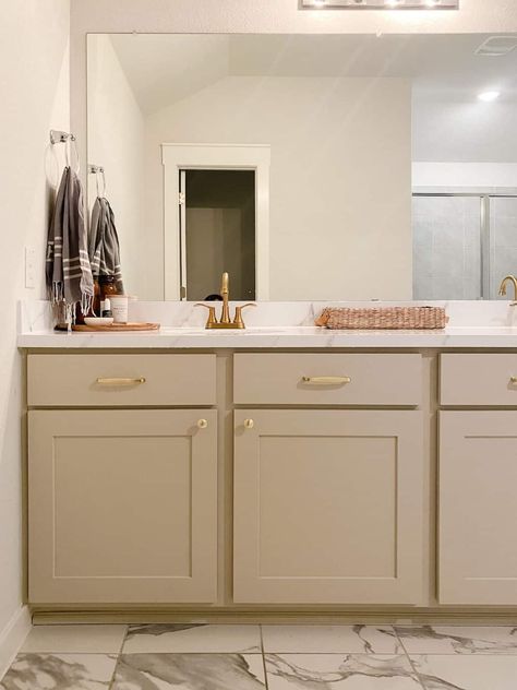 Bathroom Paint Colors White Vanity, How To Paint Vinyl Cabinets, Cover Laminate Cabinets, Painting Faux Wood Cabinets, How To Paint Veneer Cabinets, Update Laminate Cabinets, How To Paint Cabinets To Look Like Wood, Painting Mdf Cabinets, How To Repaint Cabinets