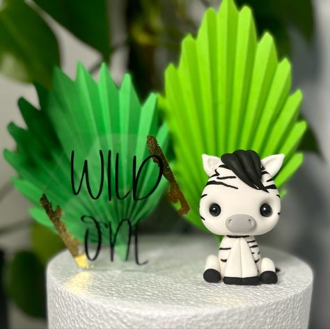 Cute edible Zebra cake topper, personalised cake topper plaque, sugarpaste fondant, jungle theme cake topper package. Jungle Theme Cake Topper, Zebra Cake Topper, Jungle Theme Cake, Jungle Theme Cakes, Edible Toppers, Zebra Cake, Edible Glue, Personalised Cake, Cocktail Sticks