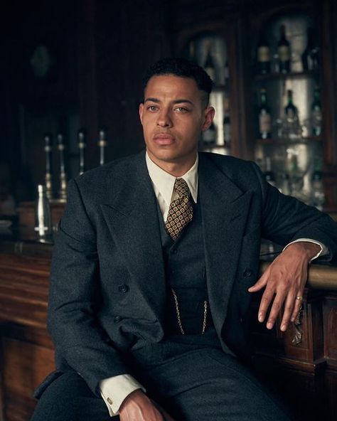 Daryl McCormack on Instagram: "Final series of Peaky Blinders premieres tonight 9pm on BBC1 and @bbciplayer. This is me chilling in the local. @peakyblindersofficial @robertviglasky" Daryl Mccormack, Secret Obsession, Peaky Blinders, Classic Man, Dandy, Gentleman, Portrait Photography, Suit Jacket, Celebrities