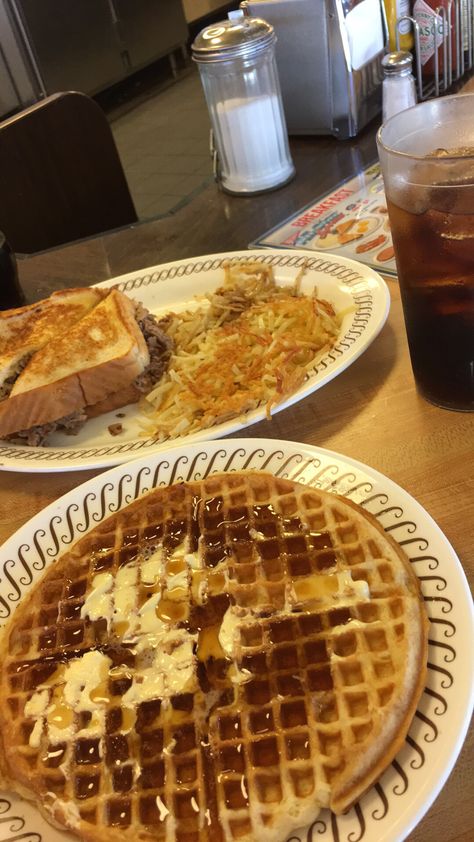 Late Night Waffle House Aesthetic, Waffle House Sandwich, Waffle House Pancake Recipe, Waffle House Food, Waffle House Aesthetic, Waffle House Waffles, Mini Waffles, Waffle House, Junk Food Snacks