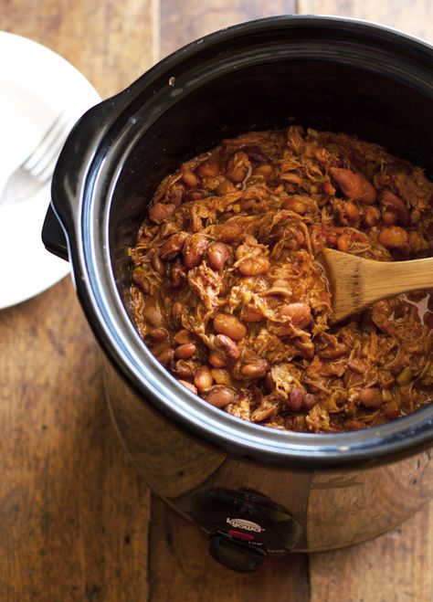 crockpot chalupas. pork shoulder and (dried)pinto beans in the crockpot. needs beer, fire roasted canned tomatoes, and jalapenos Mexican Crockpot, Chalupa Recipe, Soak Beans, Chili Pork, Easy Mexican Recipes, Tomato Cheese, Pinch Of Yum, Fresh Meals, Family Fresh Meals