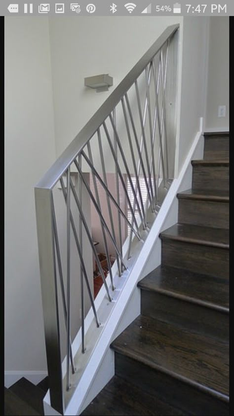 Modern stainless staircase railing Custom Stairs, Patio Stairs, Rustic Stairs, Modern Stair Railing, Staircase Railing, Staircase Railing Design, Escalier Design, Railing Ideas, Stair Railing Design