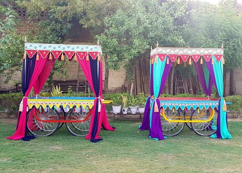 Decorated Food Stalls for Indian Wedding Mehendi Food Stalls, Wedding Stalls Ideas, Indian Stall Decoration Ideas, Wedding Stall Decoration, Mehandi Food Stalls, Indian Food Stall Decor, Stall Decor Ideas, Food Stall Decoration Ideas, Stall Decoration Ideas