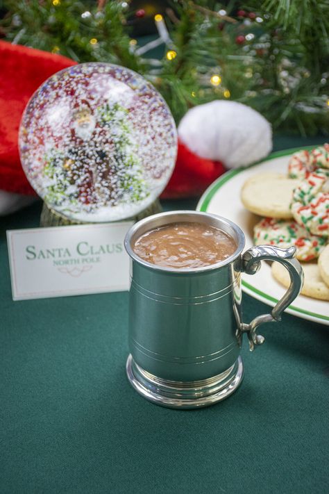 Christmas Dessert Drinks, Easy Coffee Drinks Recipes, Fictional Food, Perfect Hot Chocolate, Cold Chocolate, Christmas Morning Recipes, Holiday Recipies, The Santa Clause, Movie Food