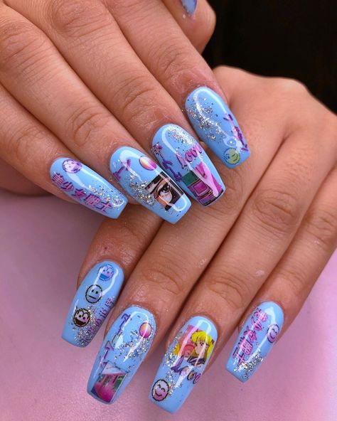 𝕱𝖊𝖗𝖓𝖆𝖓𝖉𝖆🌈 on Instagram: “Vaporwave 🌈💜 Para mi amiga @obvioquesi.cl  #acrylicnails #nails #manicure #vaporwave #sailormoon” Vapor Wave Nails, Vaporwave Nail Art, Synthwave Nails, Vaporwave Nails, Vaporwave Makeup, Vaporwave Outfit, Wave Nails, 2024 Aesthetic, Vaporwave Aesthetic