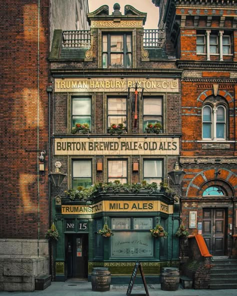 Pub Drawing, Photography Account, London Buildings, British Architecture, British Pub, Old Pub, Victorian London, Victorian Buildings, London Aesthetic