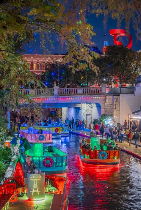 San Antonio River Walk, Best Christmas Light Displays, Visit San Antonio, San Antonio Riverwalk, Christmas Getaways, Texas Christmas, San Antonio River, Best Christmas Lights, Texas Towns